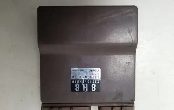 Nissan X-Trail T30 Injection control unit/module 227108H810