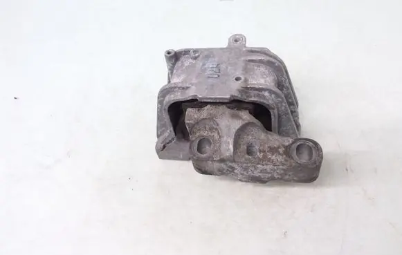 Volkswagen Touran I Engine mount bracket 1K0199262BB