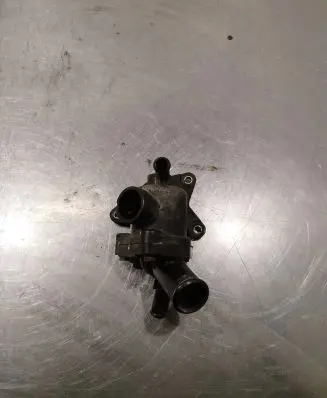 Toyota Verso-S Thermostat housing 