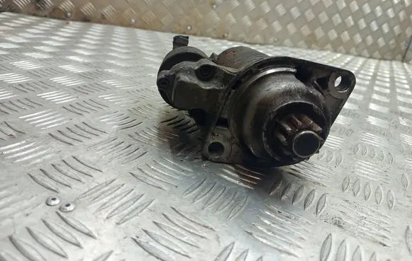 Volkswagen PASSAT B5 Starter motor