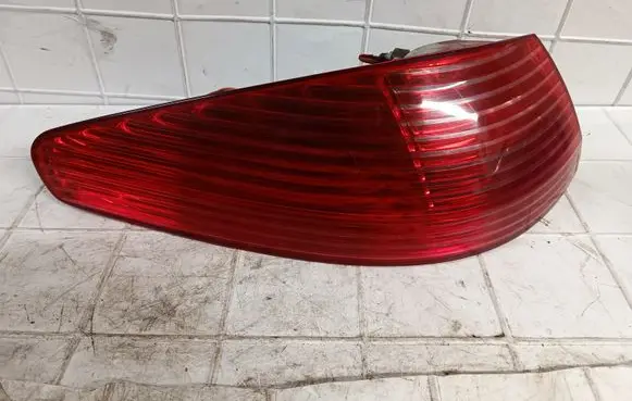 Peugeot 607 Rear/tail lights 2543G