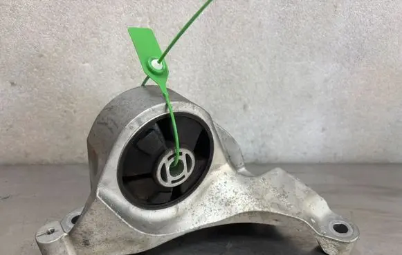 Renault Master IV Gearbox mount 