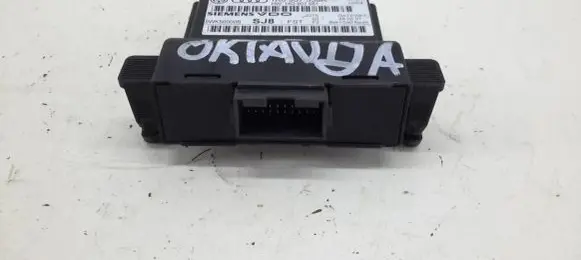 Skoda Octavia Mk2 (1Z) Gateway control module 1K0907530K 5WK50000B 1K0907951