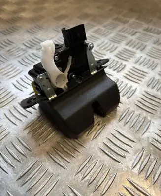 KIA Sportage Loading door lock