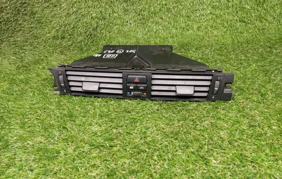 BMW 3 E90 E91 Dash center air vent grill 9130458 64229130458