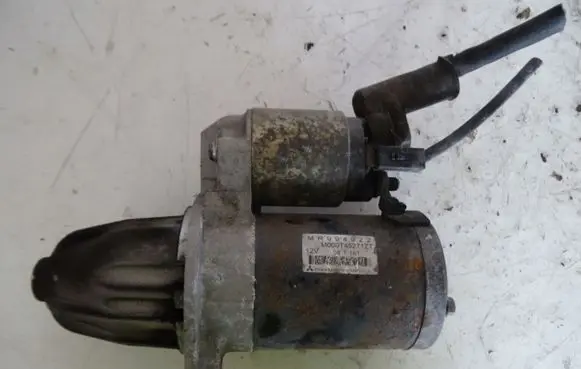Mitsubishi Colt Starter motor