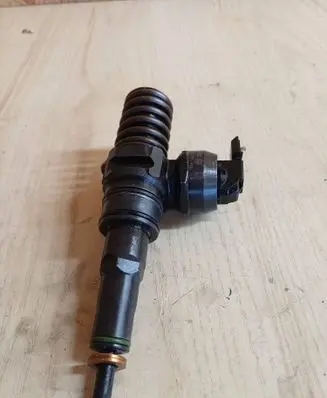 Volkswagen Sharan Fuel injector 038130073AK