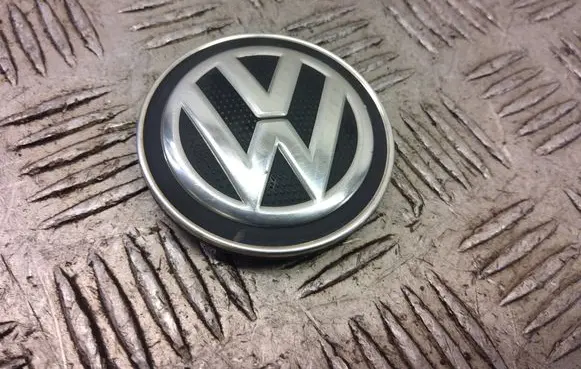 Volkswagen Golf VII Original wheel cap 5G0601171B