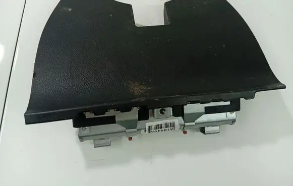 Toyota Corolla Verso AR10 Knee airbag 