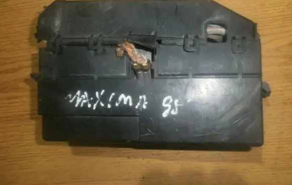 Nissan Maxima Fuse box set