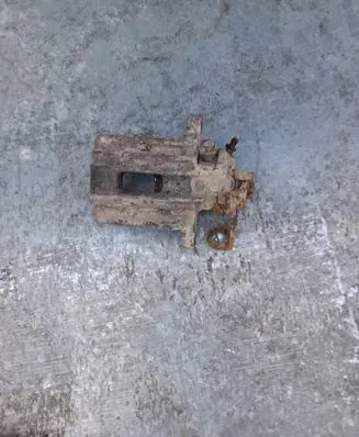 Volkswagen Polo Rear brake caliper