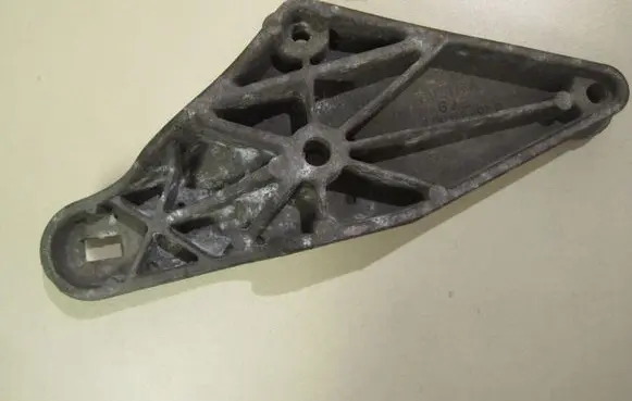 Audi A8 S8 D2 4D Engine mounting bracket 4D0199603B