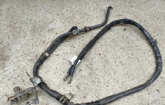 Mercedes-Benz GL X166 Wires (starter motor) A1661409508