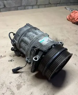 Volvo V40 Air conditioning (A/C) compressor (pump) P31292