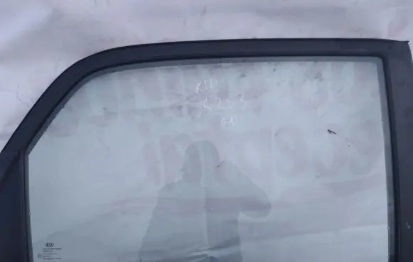 KIA Sportage Rear door window glass