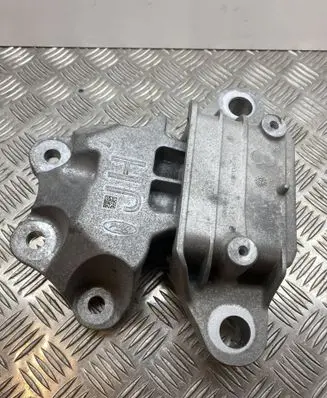 Ford Focus Gearbox mount 326F83
