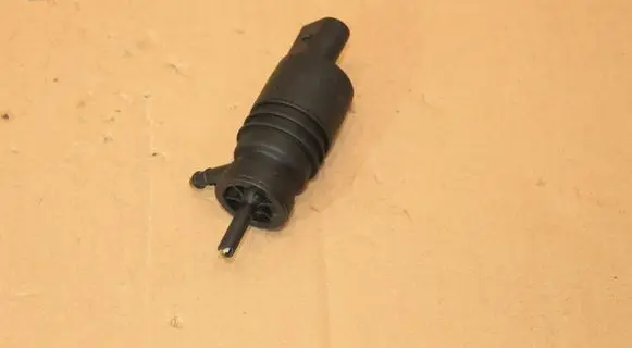 BMW X5 E53 Windscreen/windshield washer pump 8362154