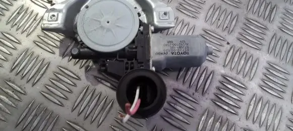 Toyota Auris 150 Front door window regulator motor 857200D120 85720-0D120
