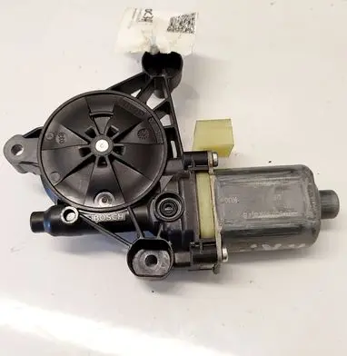 Volkswagen Golf VII Front door window regulator motor 5Q0959801B