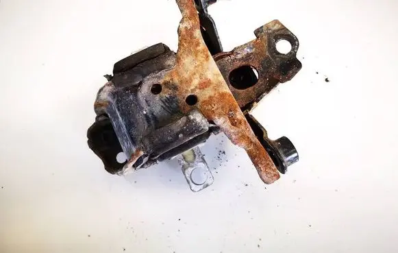 Engine mount bracket