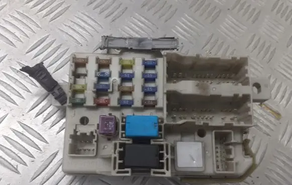 Mazda 6 Fuse box cover PPT25P5