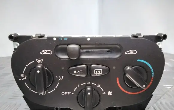 Peugeot 206 Climate control unit 1068901