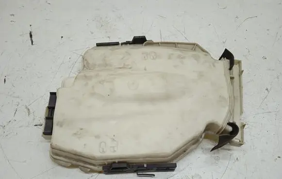 BMW 3 E92 E93 Fuse box cover 58650910