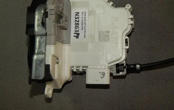 Audi A3 S3 8V Front door lock 8X1837016B