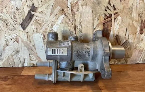 Opel Meriva B Master brake cylinder 32661549