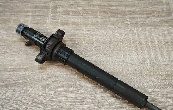 Peugeot 508 Fuel injector 9688438580