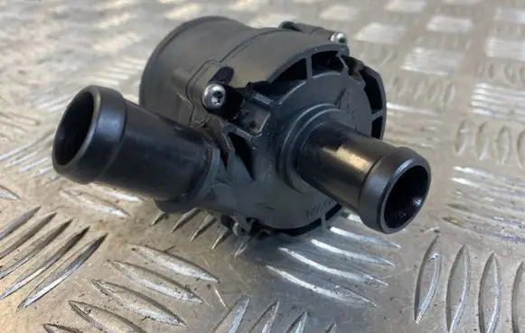Opel Vivaro Water pump 0392023366