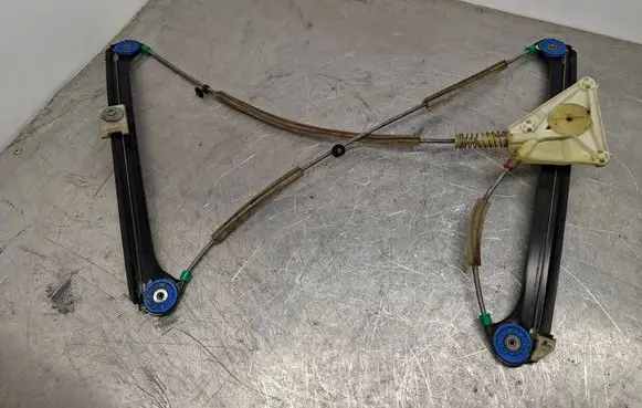 Audi A3 S3 8P Front door electric window regulator 8P3837462