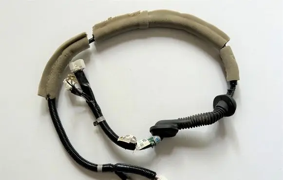 Nissan Leaf I (ZE0) Tailgate/trunk wiring harness 240513ND0A