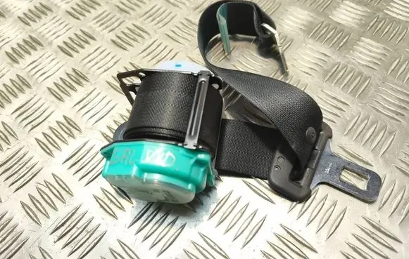 Mazda 3 II Middle seatbelt (rear) 