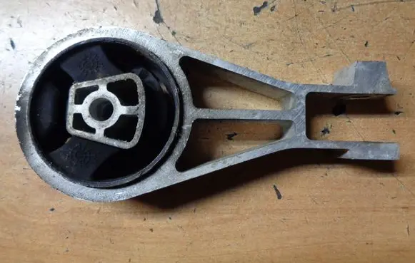 Opel Karl Engine mounting bracket 45620076