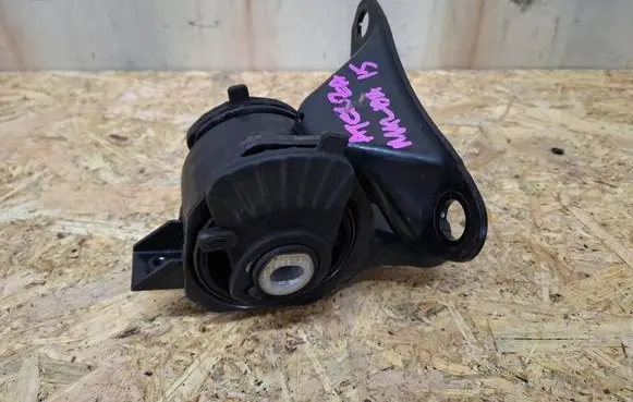 Mazda 6 Engine mount bracket 