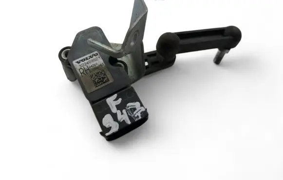 Volvo XC60 Air suspension front height level sensor 32246992