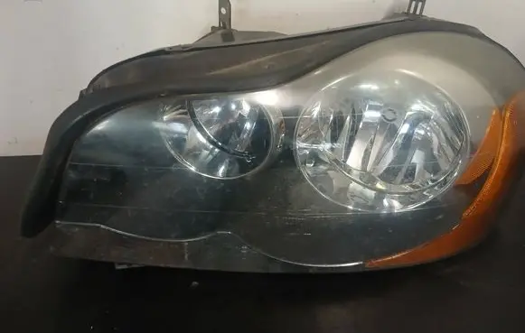Volvo XC90 Headlight/headlamp 15301
