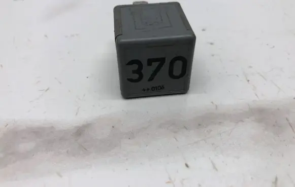Audi A4 S4 B8 8K Other relay 8D0951253 V23134J52X300