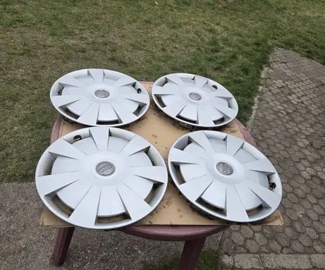 Audi A3 S3 8V R16 wheel hub/cap/trim 8V0601147D