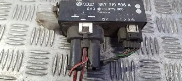 Volkswagen PASSAT B4 Coolant fan relay 357919506a 898719000