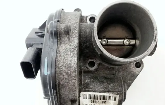 Ford Focus C-MAX Throttle valve VP2S6U9E927F 2S6UFC 2901072