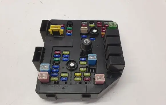 Chevrolet Captiva Fuse module 95202005