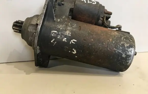 Volkswagen Golf IV Starter motor 0001125009 02A911023S