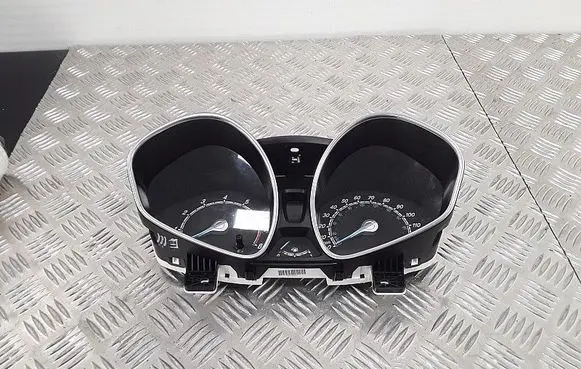 Speedometer (instrument cluster)