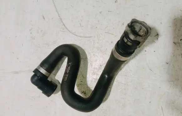 Ford Focus C-MAX Engine coolant pipe/hose 3M5H18K582AFE N2M5D