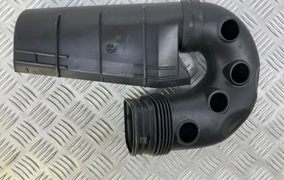 Audi Q3 8U Air intake duct part 8U0805962A 8U0129618D