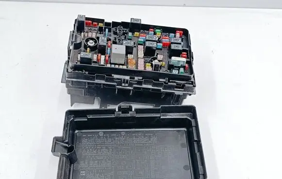 Chrysler Pacifica Fuse box set 63565387 63513382