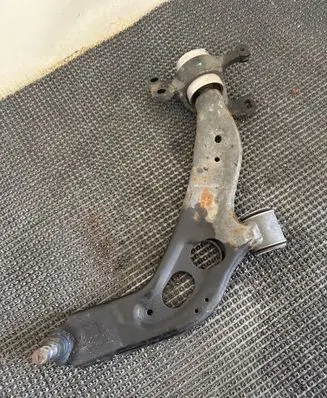 BMW 2 F45 Front lower control arm/wishbone 6879844