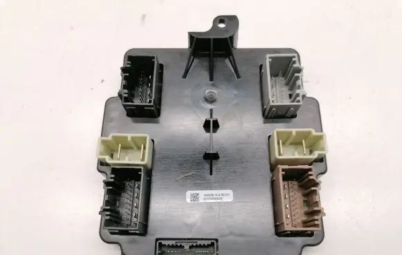 Tesla Model X Door control unit/module 1062056-10-B